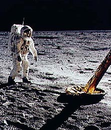 Les premiers pas de l'homme sur la lune avec Apollo 11 (ici Aldrin).